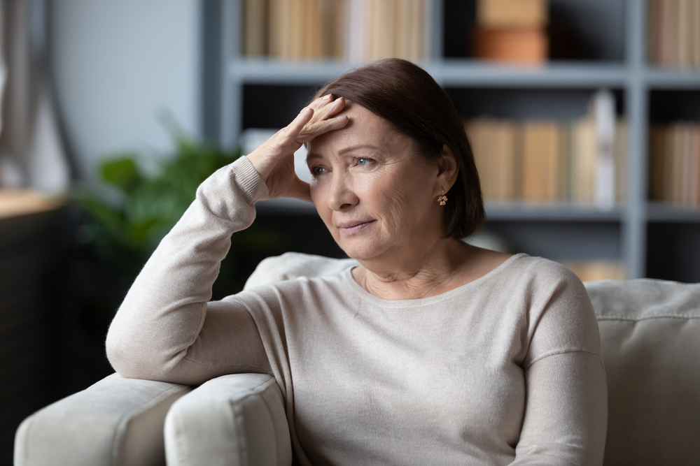 woman struggling with signs of alzheimers